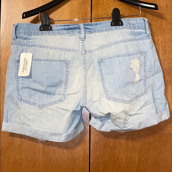 Forever 21 distressed denim shorts NWT - Picture 4 of 6